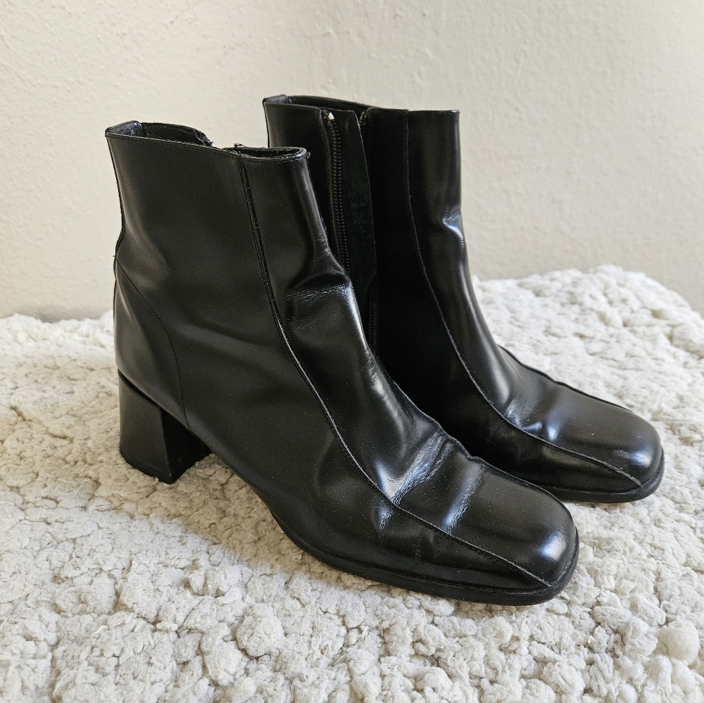 Guess Vintage Black Leather Boots